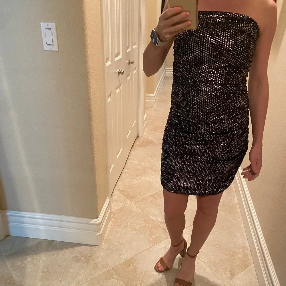 Dress - Picture 1 of 2
